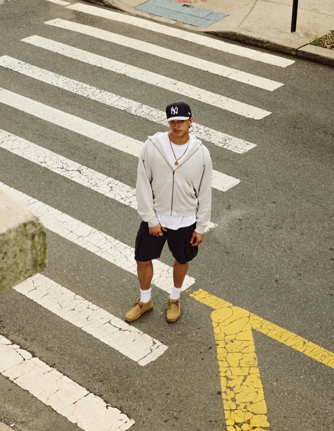 Streetwear & style in the big city 🍎 Barbizon NYC grad @b.alexanderdr_ for 25 Snipes x Clark’s Fall Campaign shot by @karaelisabethwilson