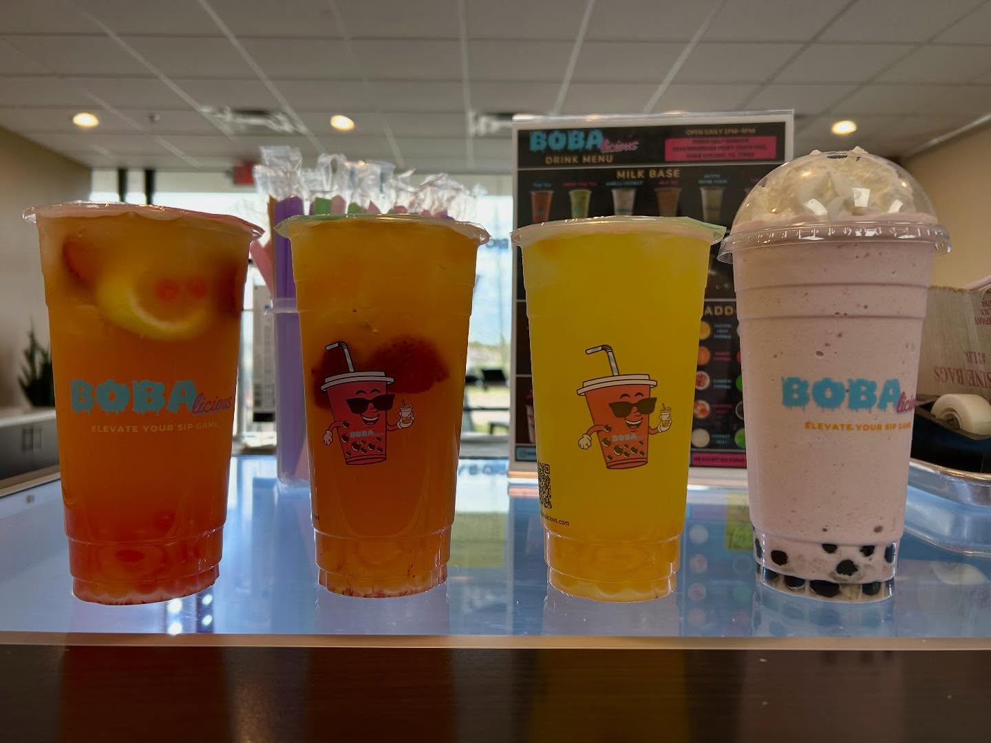 Left to Right ⬅️➡️
🍓Strawberry Lemonade
🍋Mystery Lemonade
🍍Pineapple Refresher
🍌 Strawberry Banana Smoothie