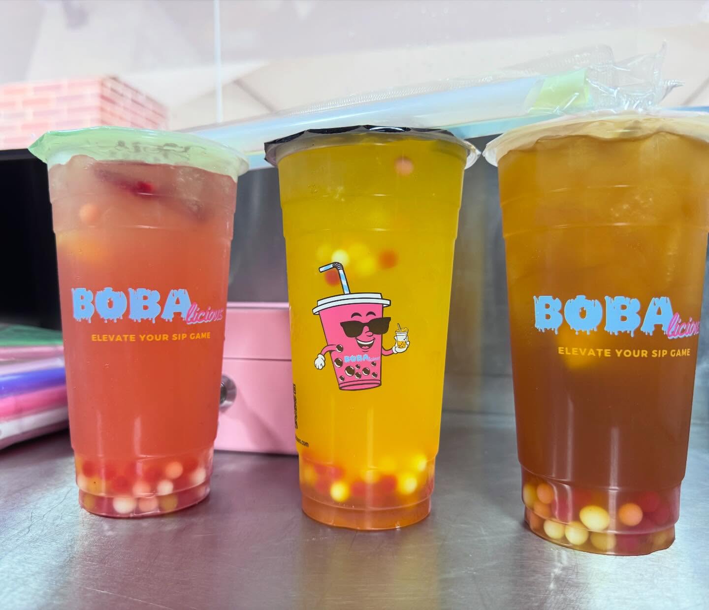 Strawberry Lemonade 🍋
Pineapple refresher 🍍
Mango green tea 🥭
