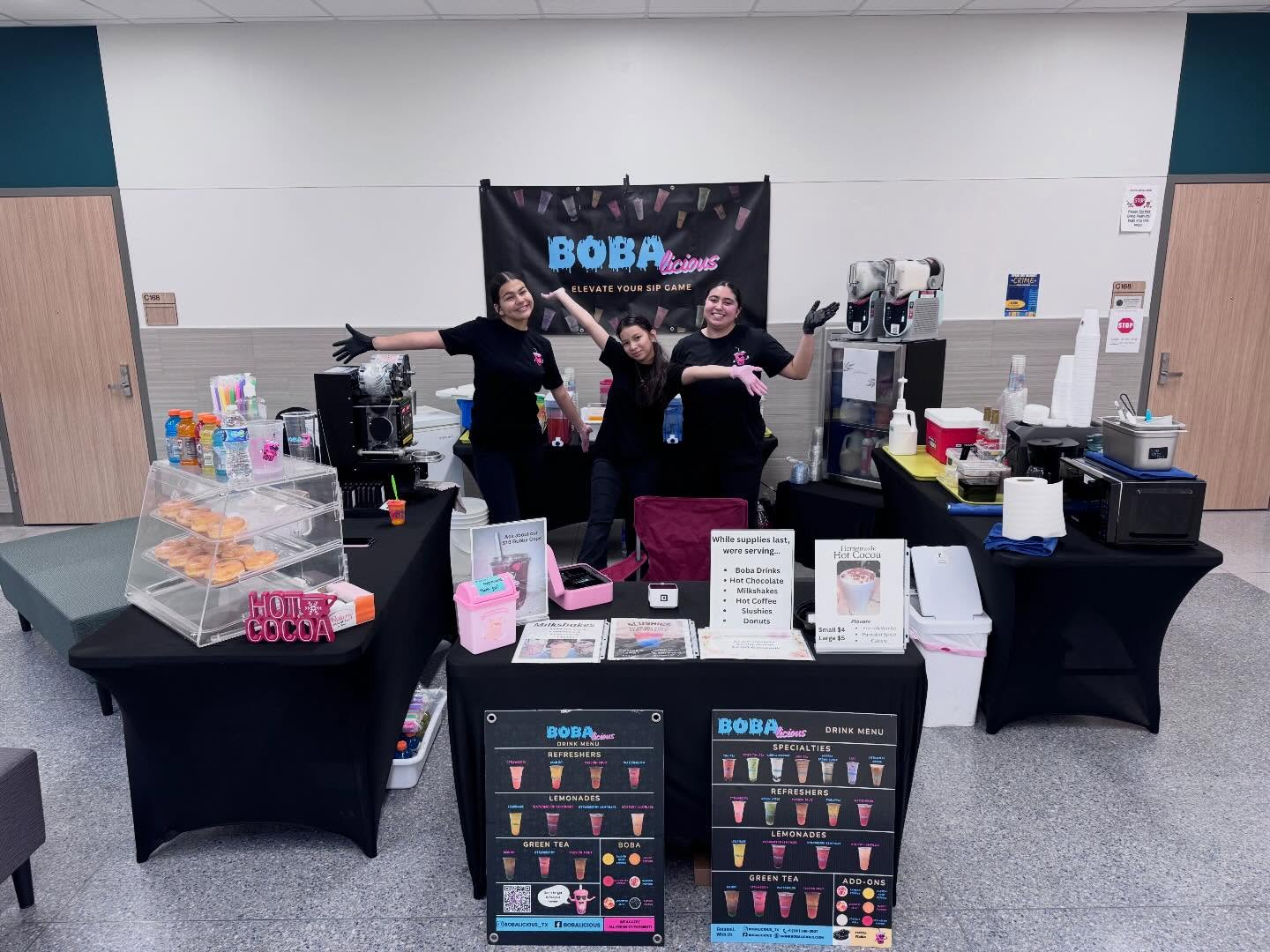 Our lovely staff at one of our events — so thankful for them.
#iowacolony
#dancecontest
#bobatea
#grateful
#love